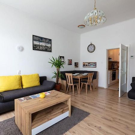 Sunny Renovated Apartment Close To Downtown Bécs Kültér fotó