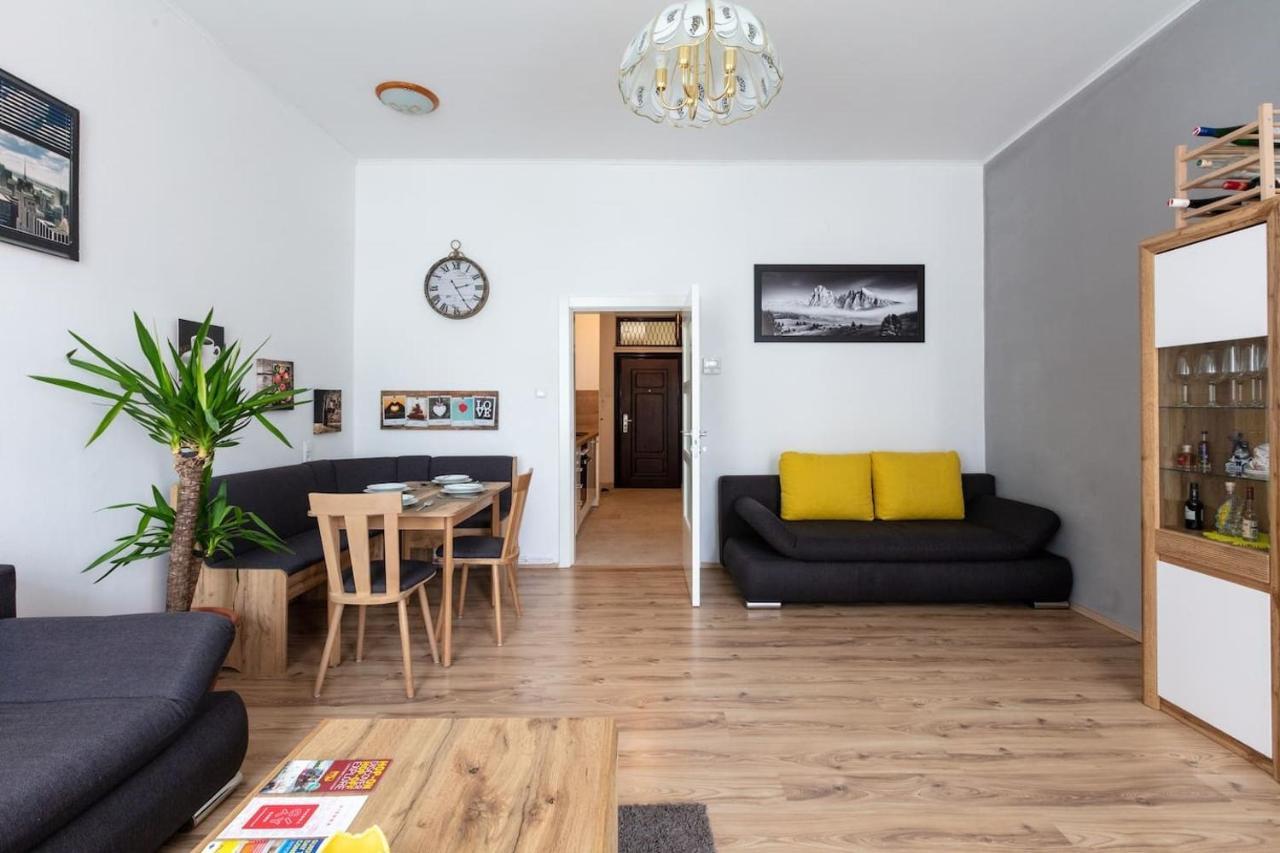 Sunny Renovated Apartment Close To Downtown Bécs Kültér fotó