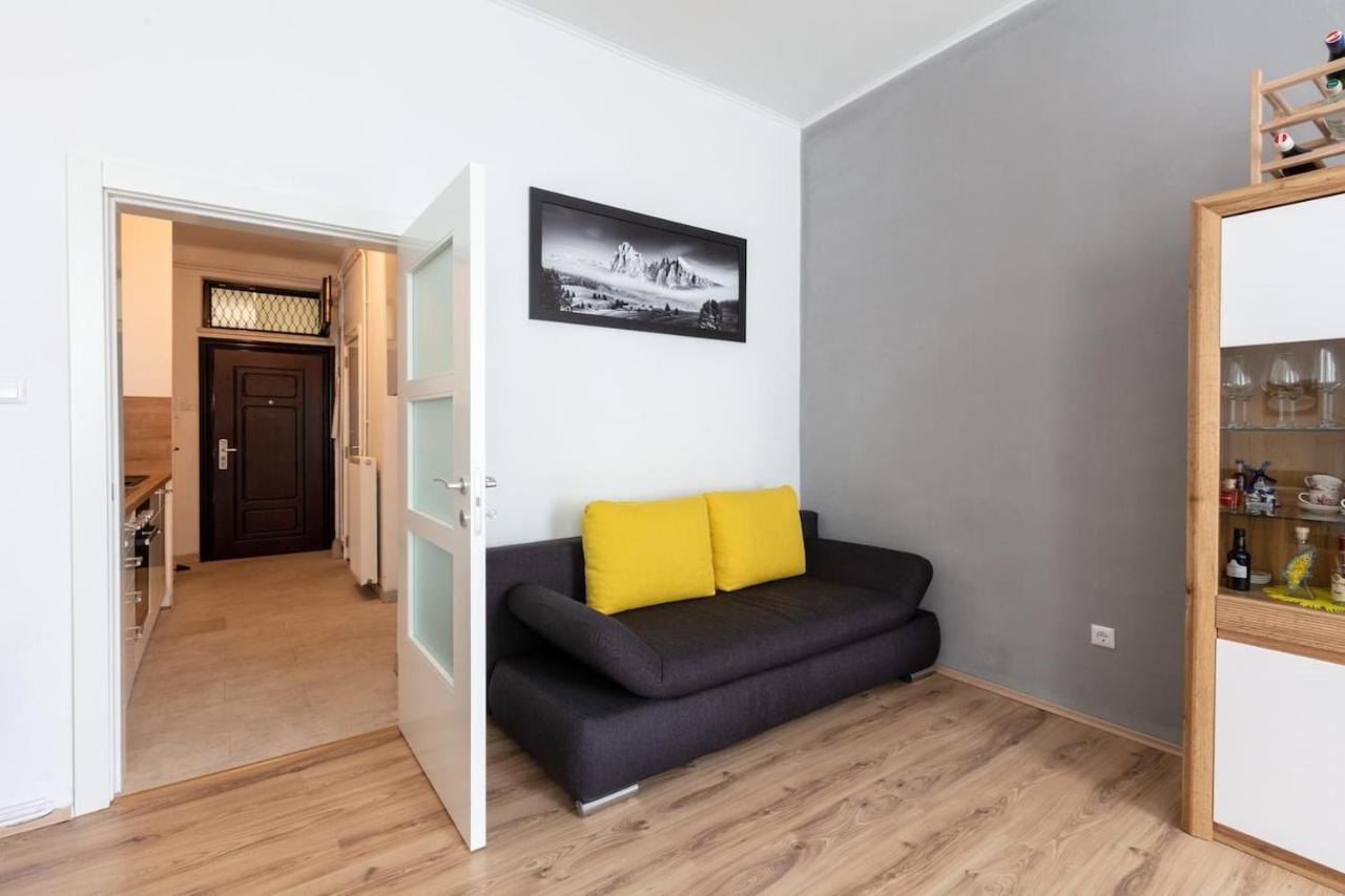 Sunny Renovated Apartment Close To Downtown Bécs Kültér fotó