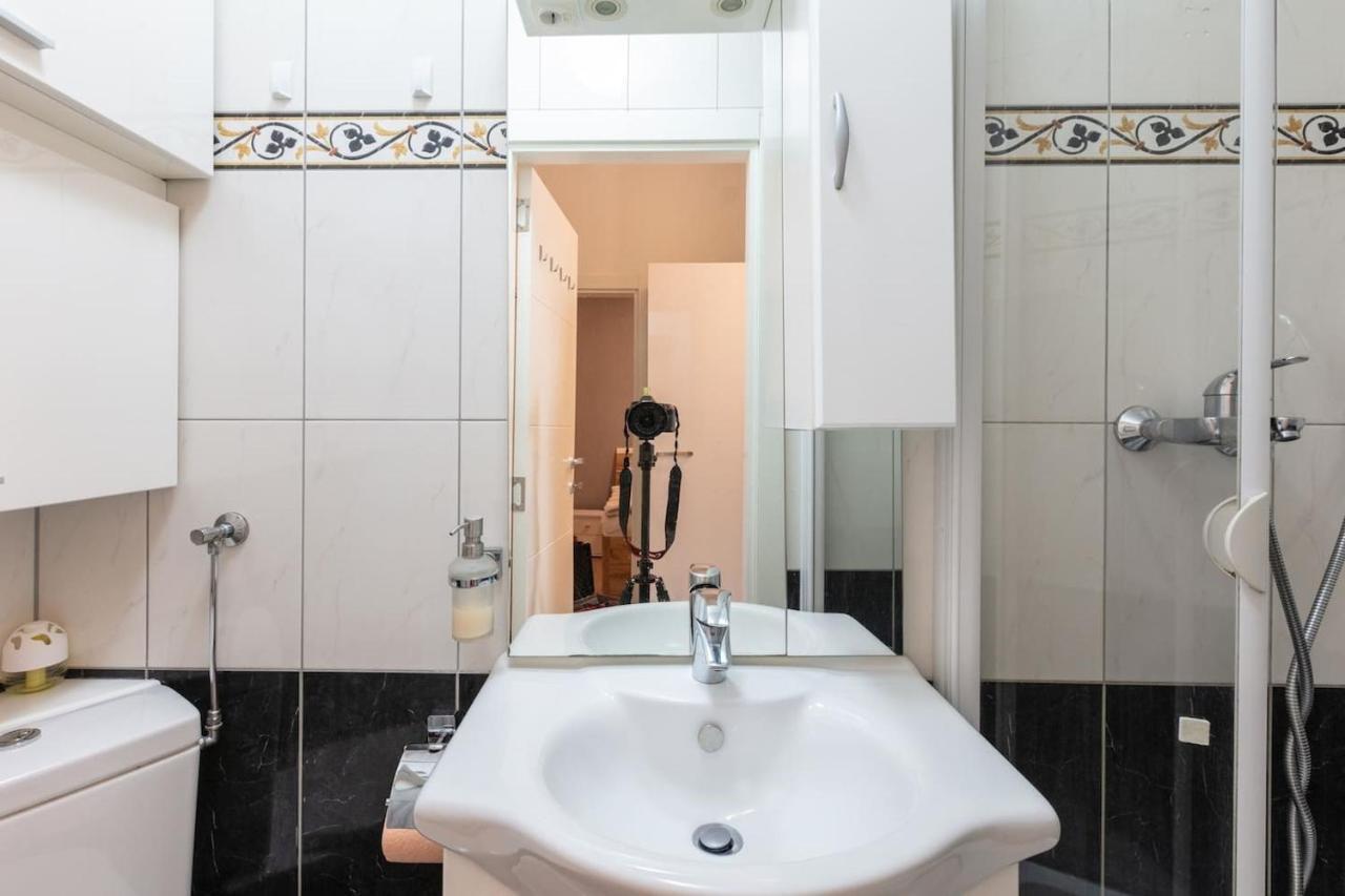 Sunny Renovated Apartment Close To Downtown Bécs Kültér fotó