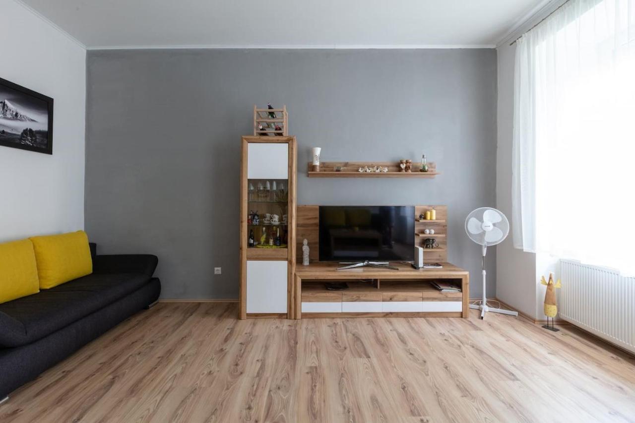 Sunny Renovated Apartment Close To Downtown Bécs Kültér fotó
